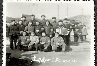 对参会教师的申报书逐一审阅